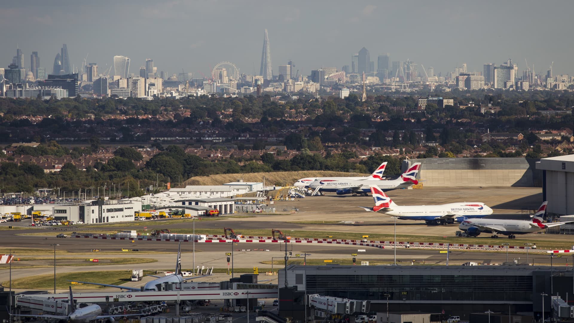 heathrow-third-runway-2025