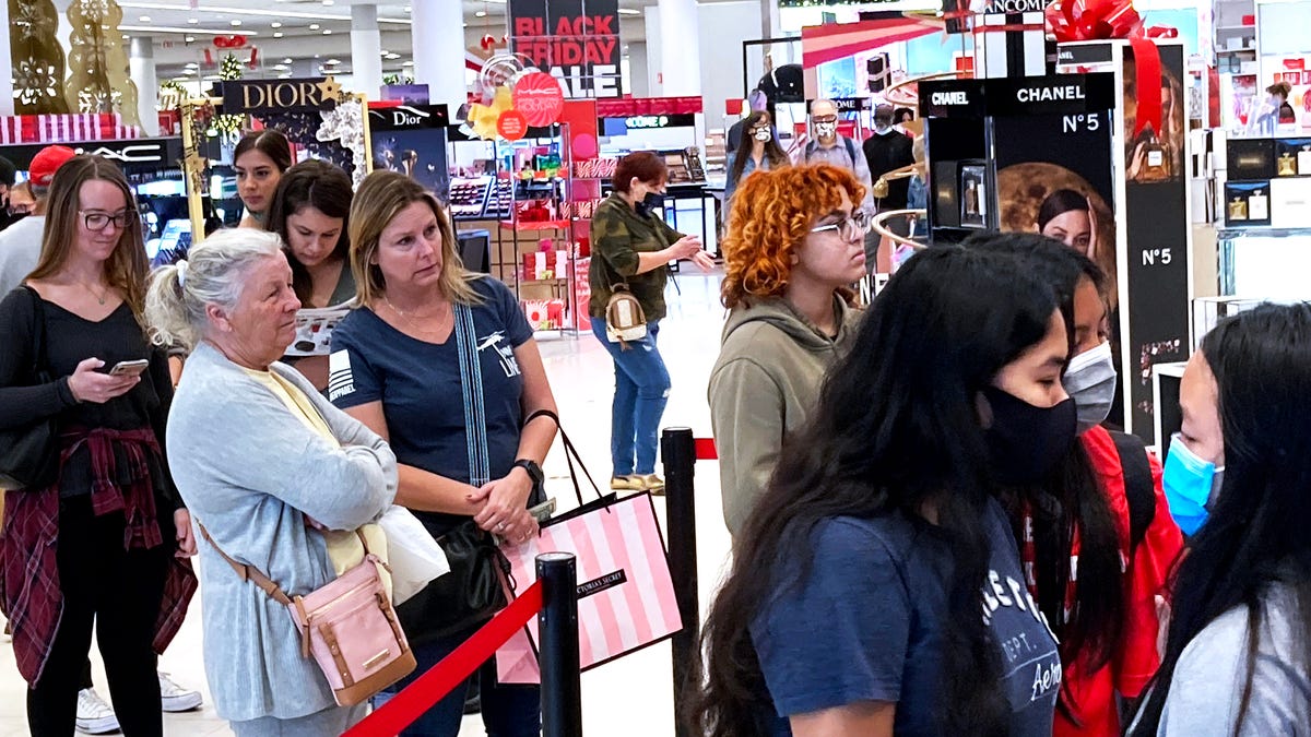 navigating-market-trends-thanksgiving-black-friday-best-buy
