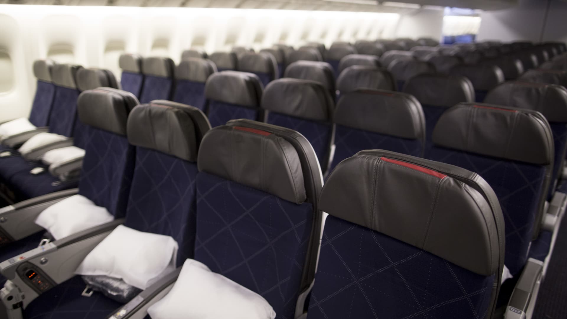 airline-executives-senate-inquiry