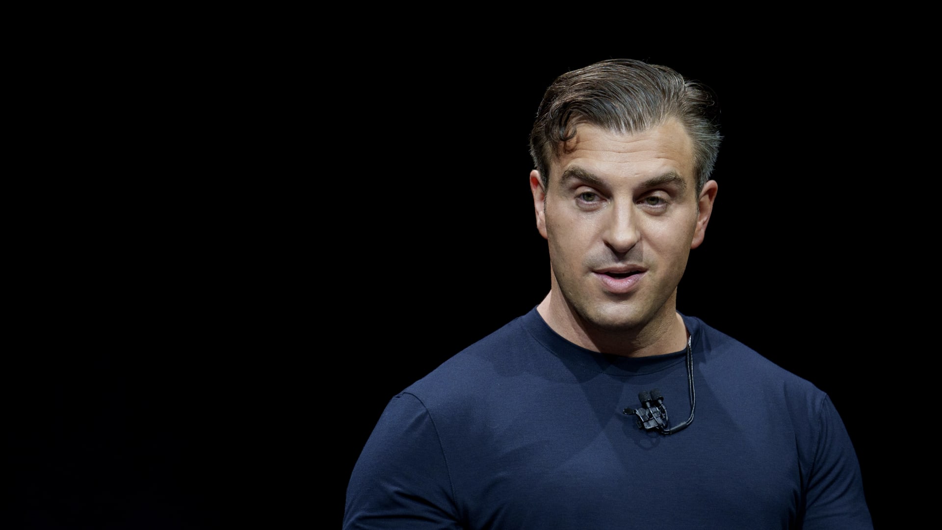 leadership-airbnb-ceo-talent