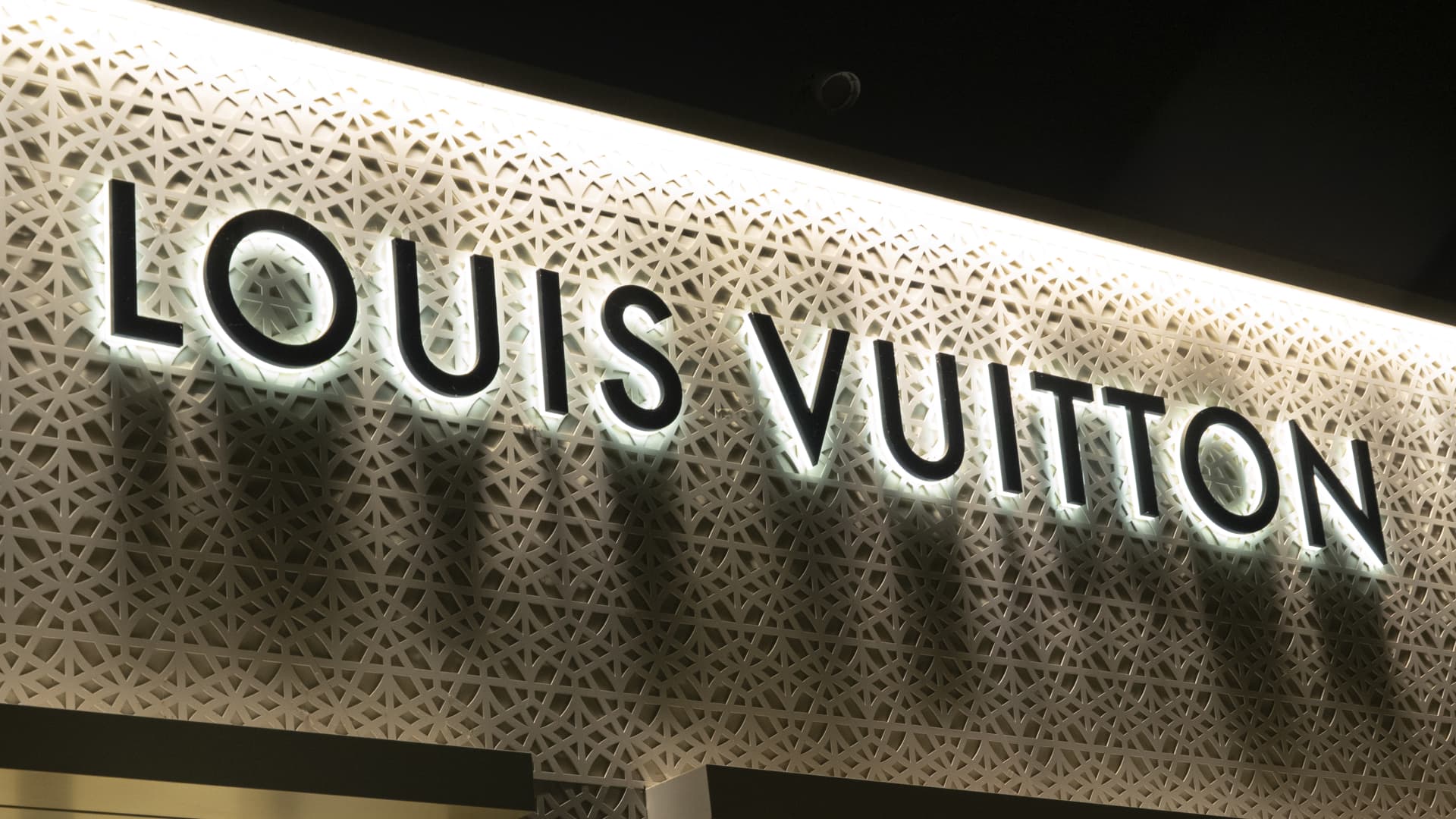 lvmh-annual-sales-performance