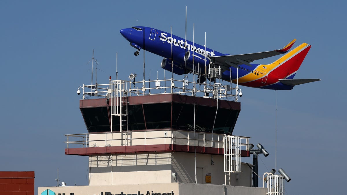 southwest-airlines-hiring-freeze