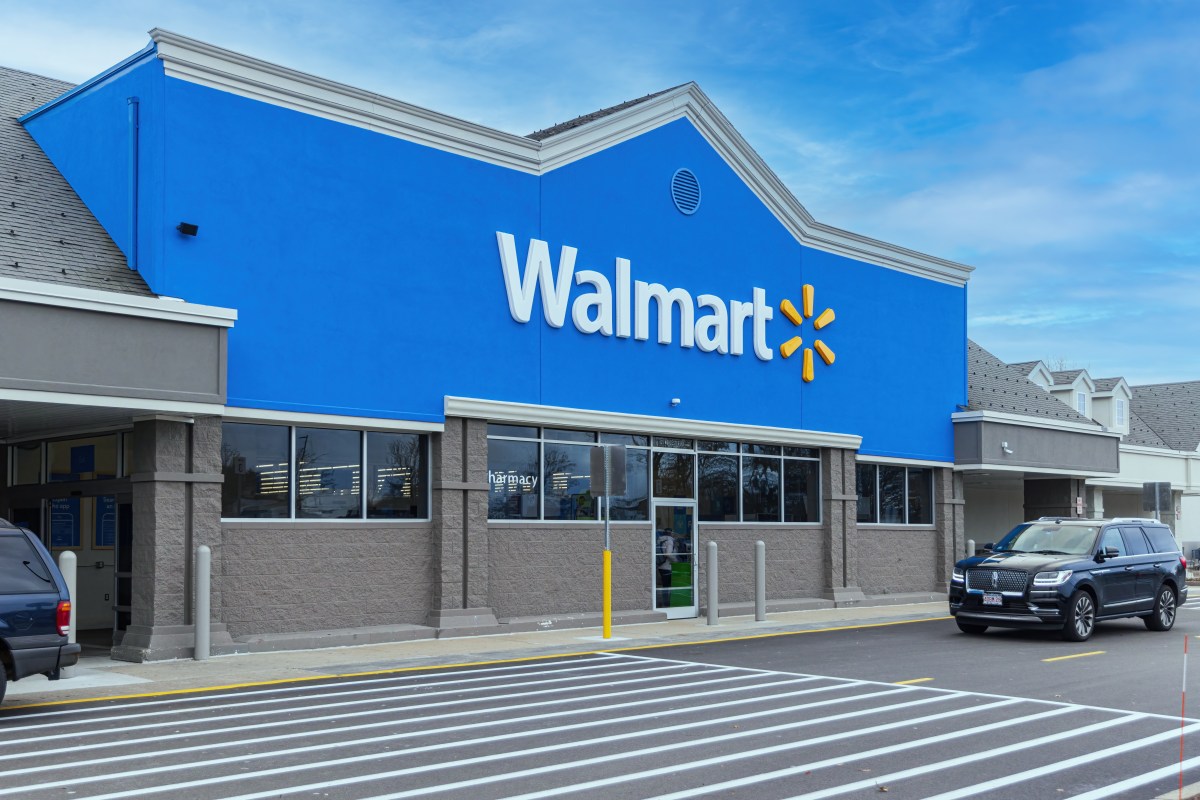 walmart-discounts-home-furniture