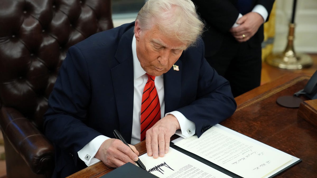 ford-auto-industry-chaos