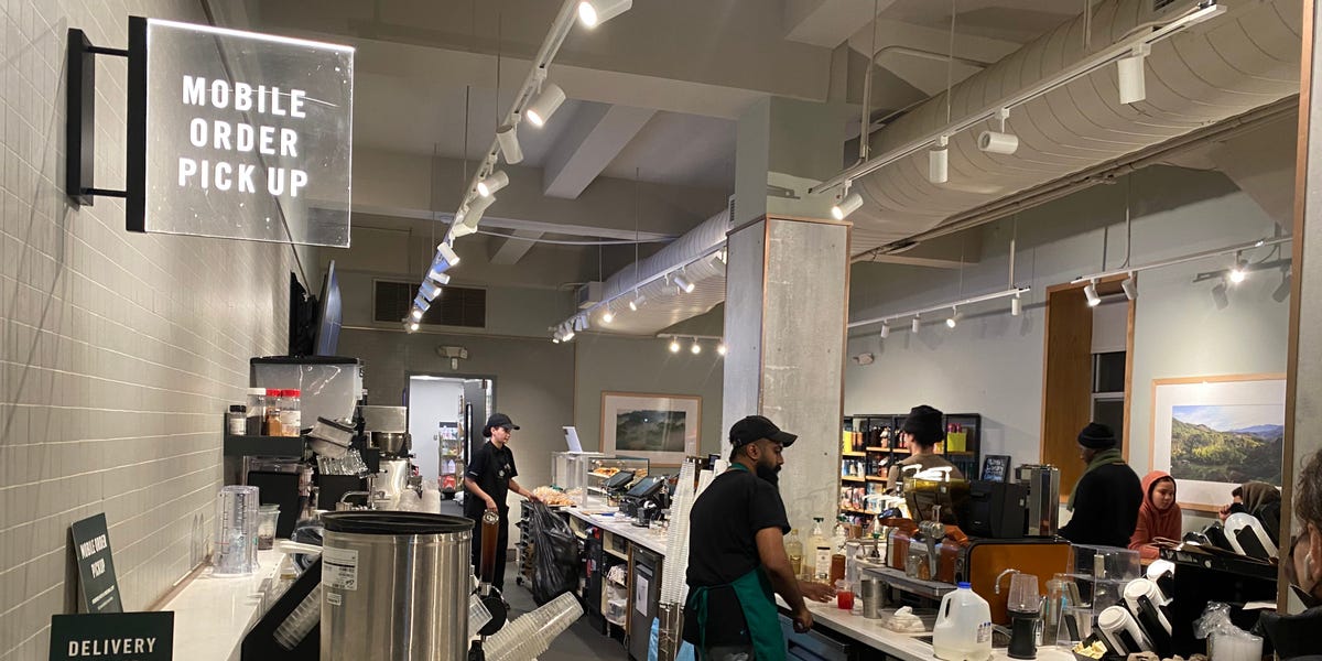 starbucks-mobile-ordering-impact