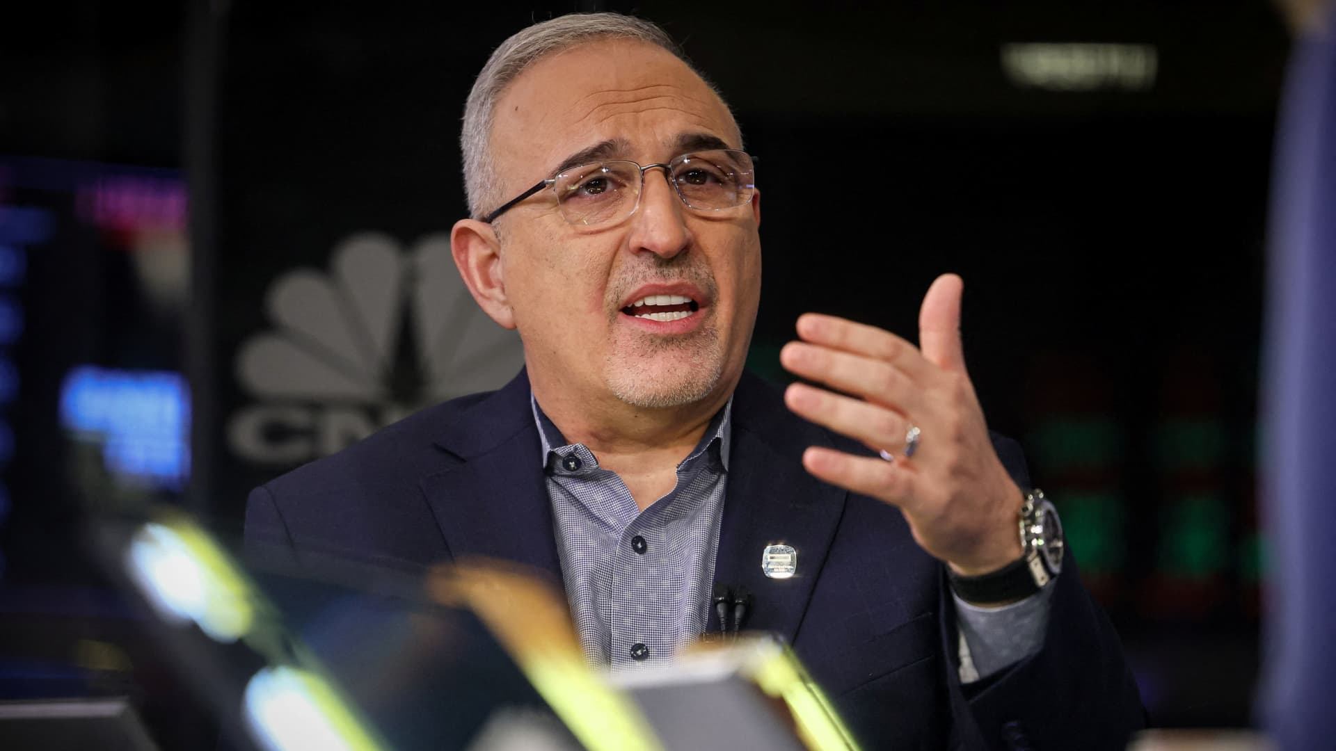 hpe-job-cuts-earnings-forecast
