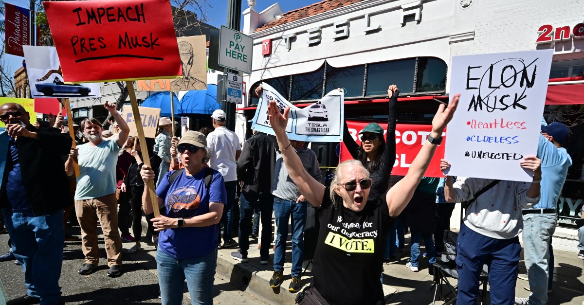 tesla-consumer-backlash