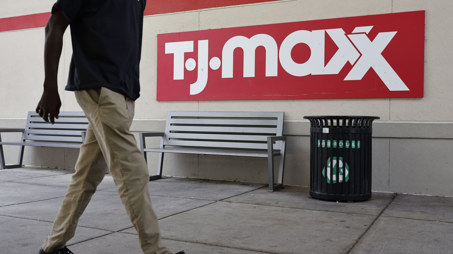 tjx-tariffs-retail-strategy