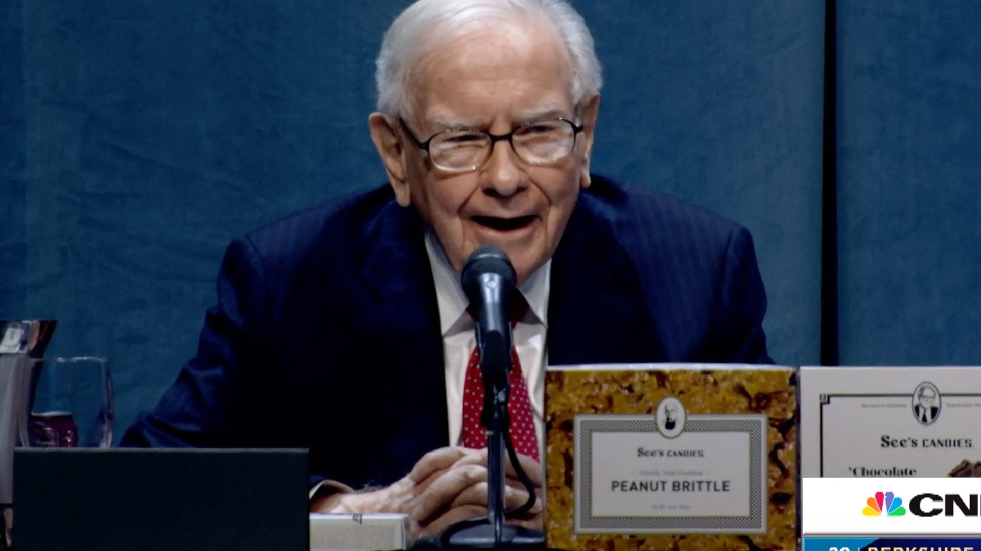 warren-buffett-trump-tariffs-tax-burden