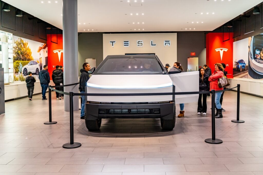 tesla-cybertruck-production-cuts
