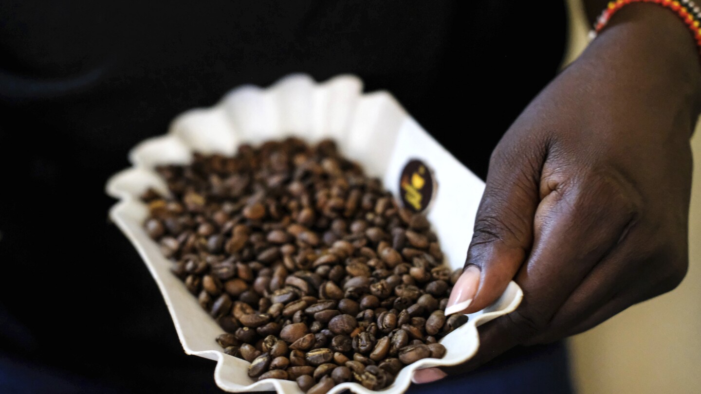 uganda-coffee-production-women-empowerment
