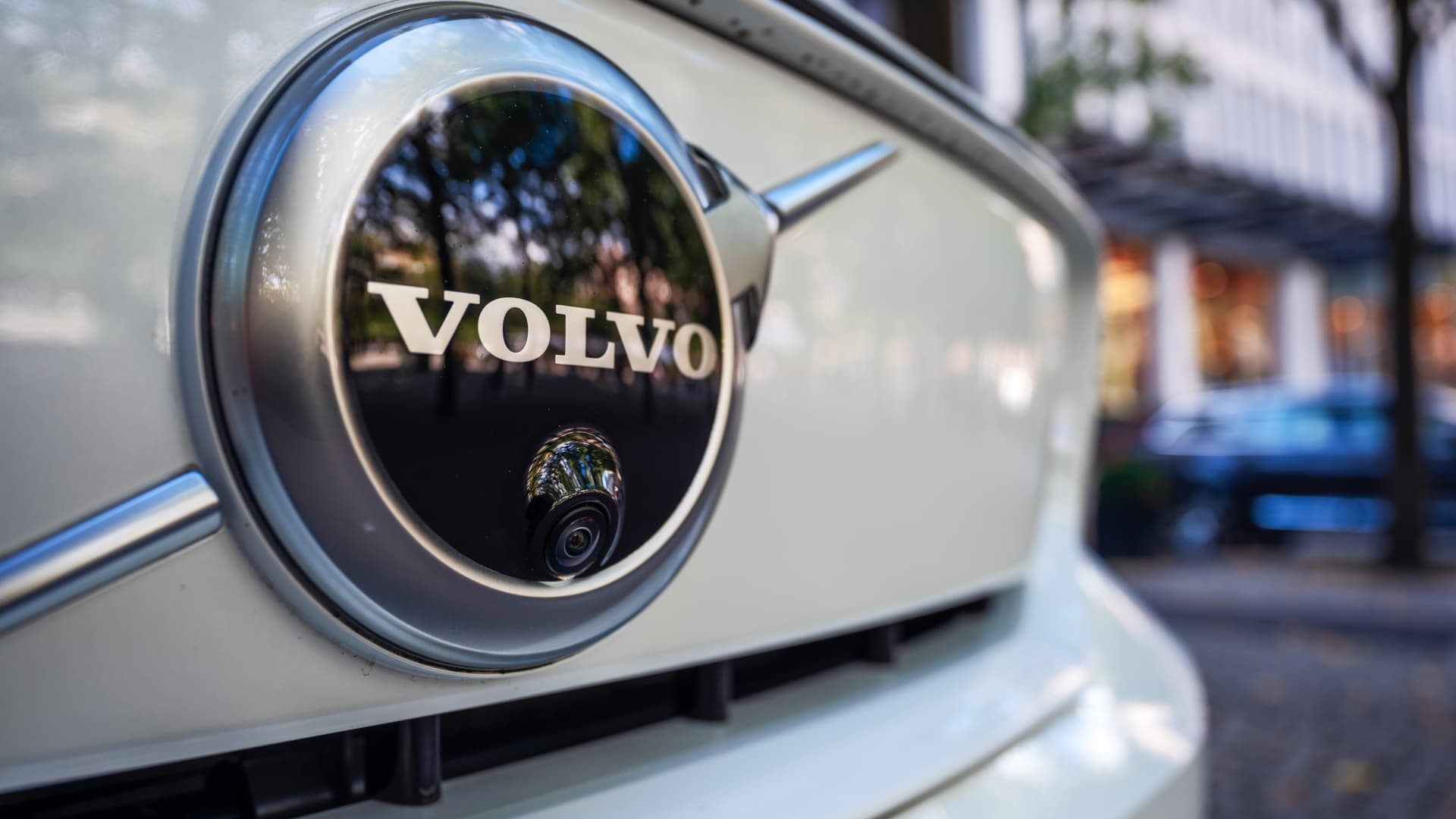 volvo-cars-job-cuts-automotive-industry