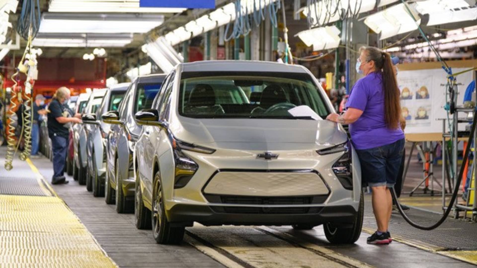 gm-gas-powered-vehicle-production