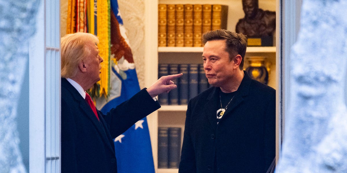 tesla-investors-musk-political-focus