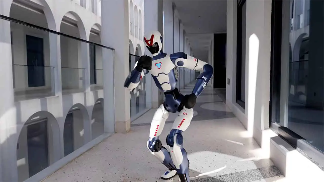 humanoid-robot-nyc-sneaker-store